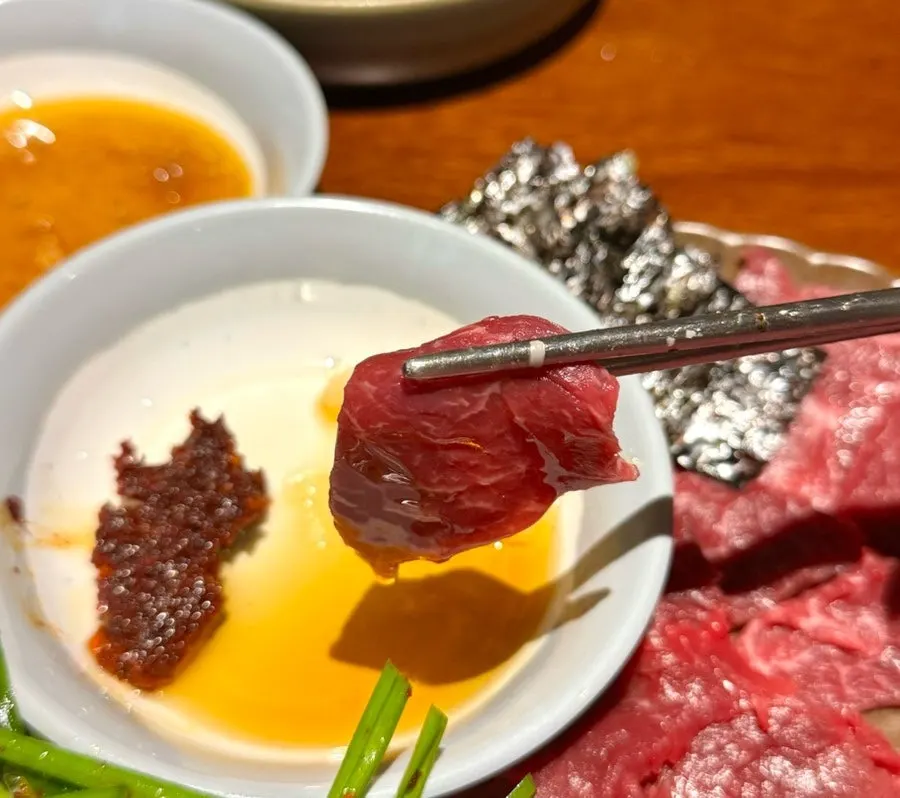 Plate of mungtigi served with sesame oil