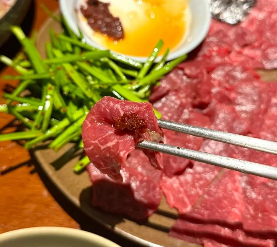 Mungtigi with side condiments dadaegi and seaweed