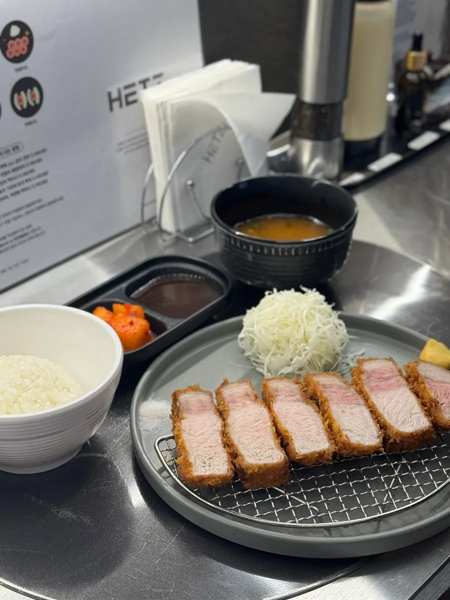 밥 국 반찬과 카레 기본 세팅
