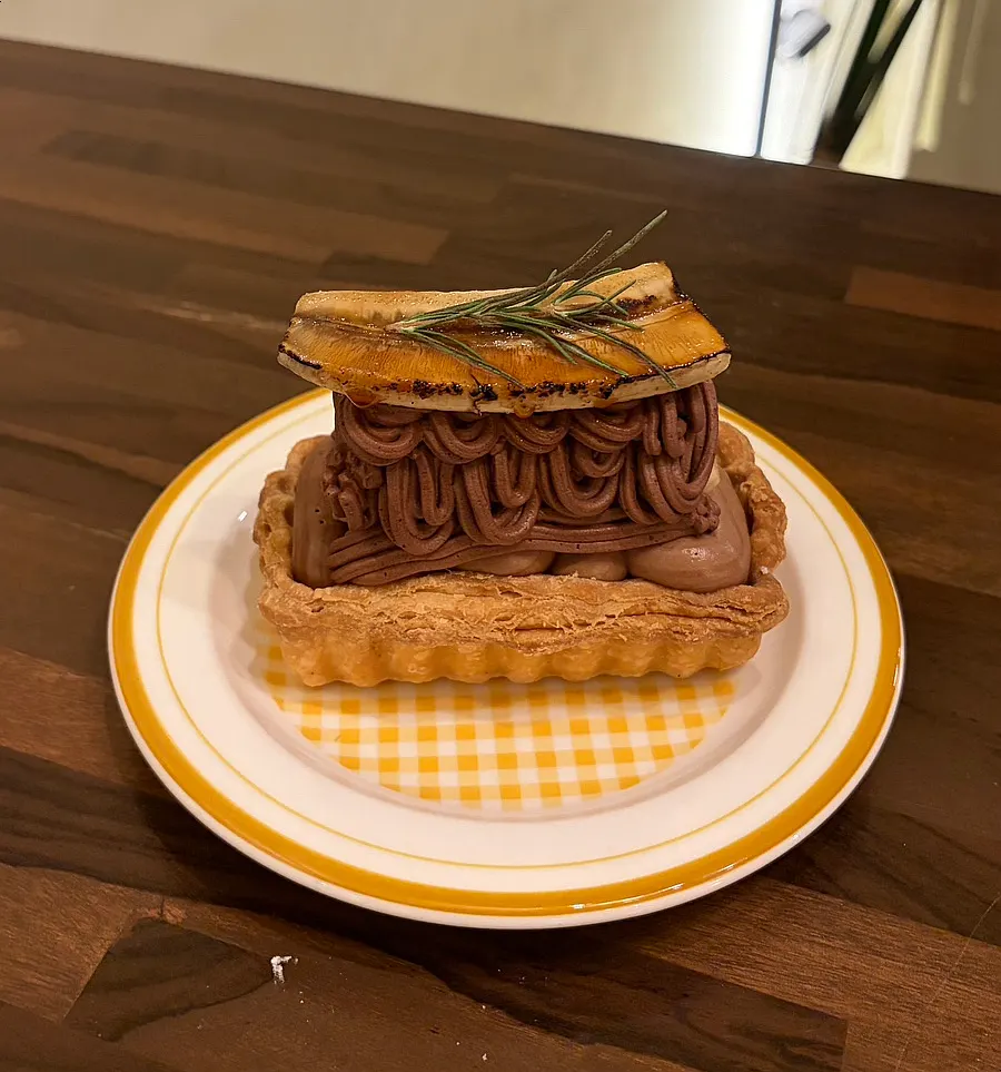 Banana nutella pie with layers of nutella