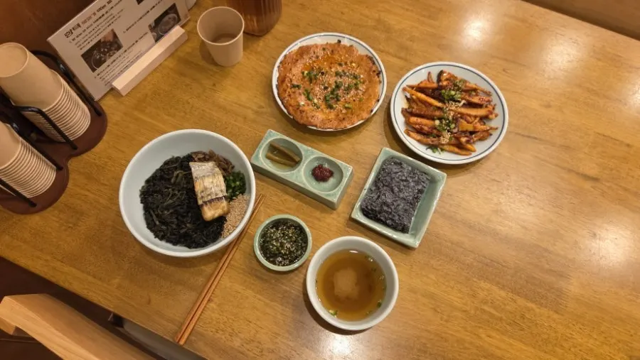 A meal spread of Korean dishes at Hyangtaek
