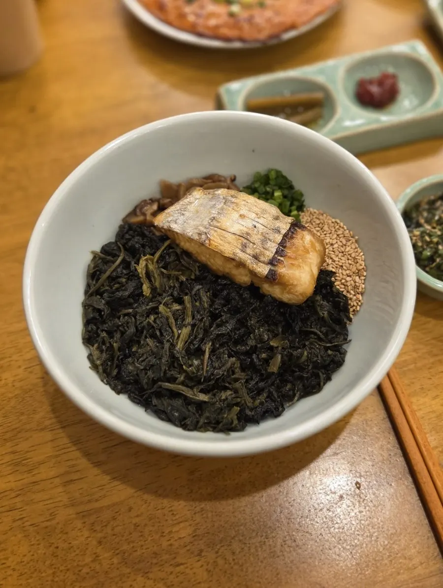 Grilled mackerel gondre rice with Korean side dishes