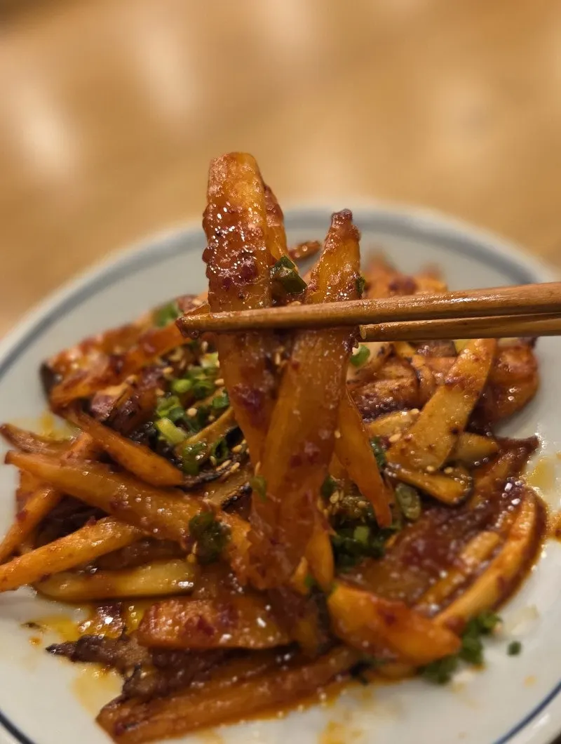 Grill with deodeok and mushrooms