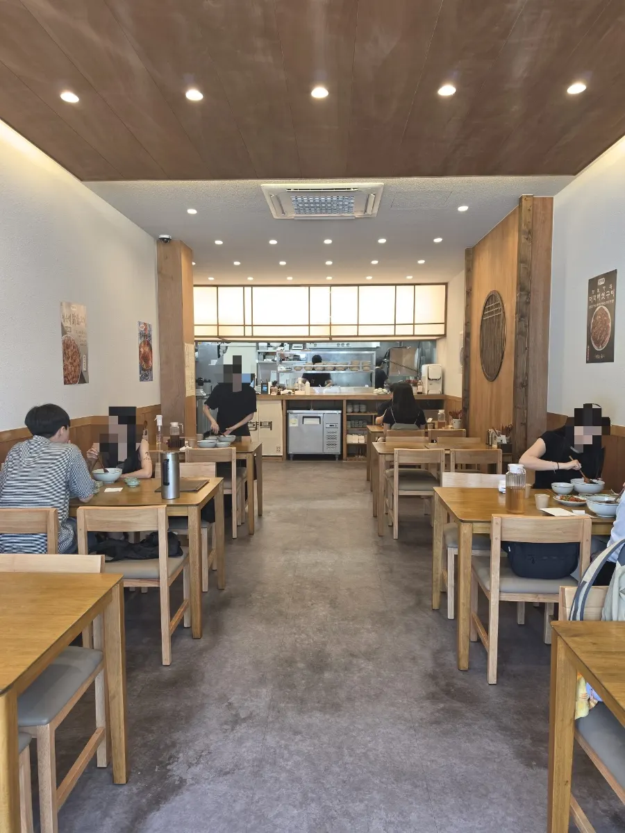 식당 밖 메뉴 간판