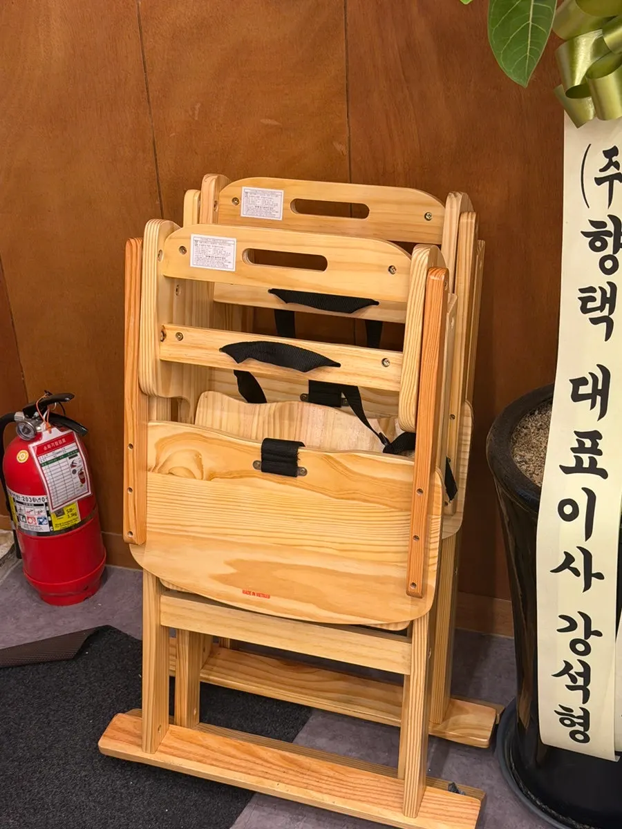 High chair prepared at Hyangtaek Jeonpo Branch