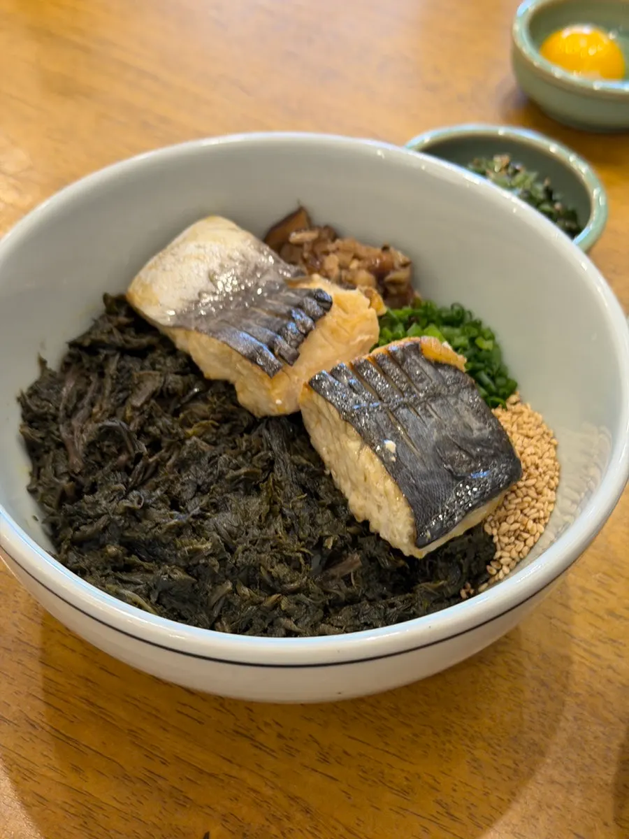 Mackerel thistle rice served with soy sauce