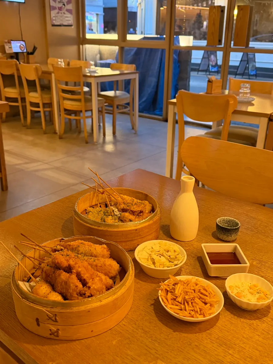 Basic side dishes: sweet potato tempura, corn salad, and cabbage salad