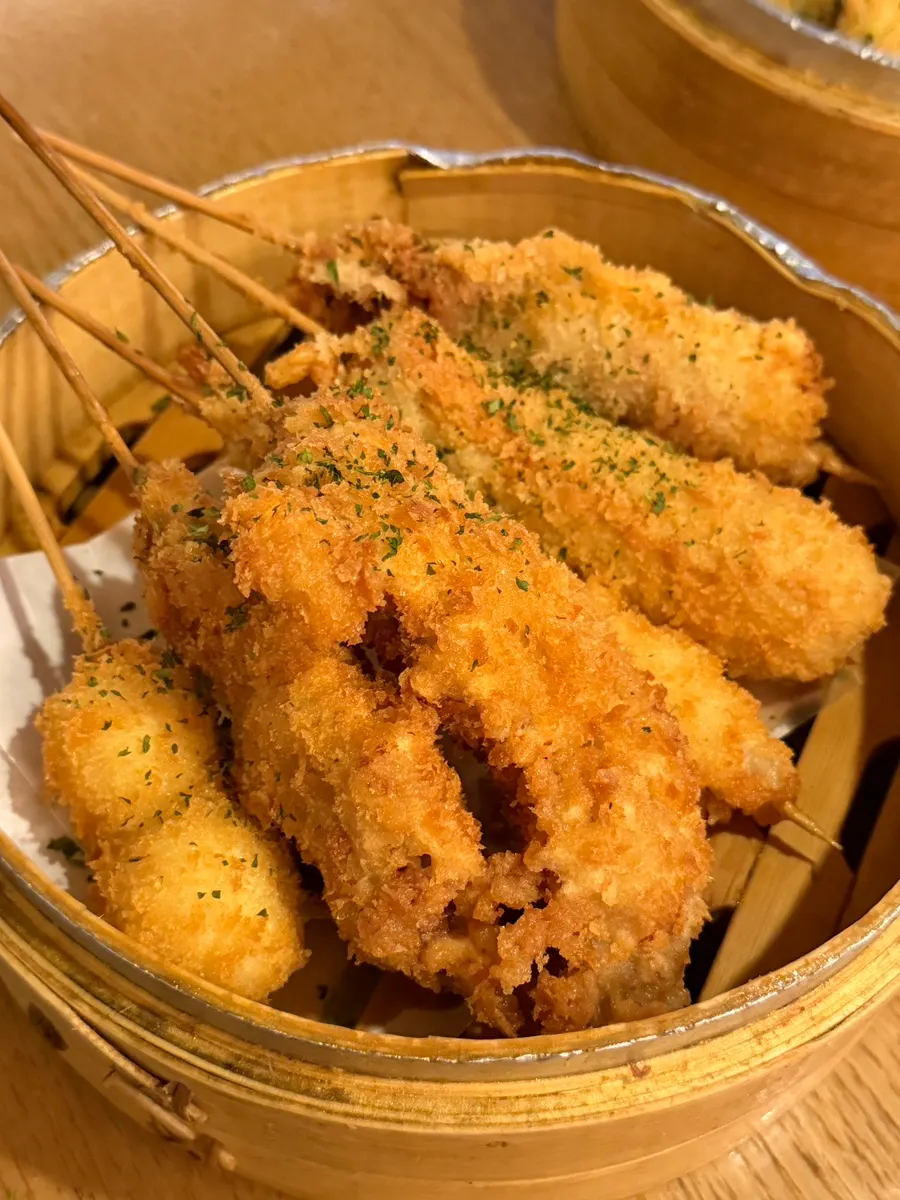 Assorted kushikatsu 11-piece set laid out