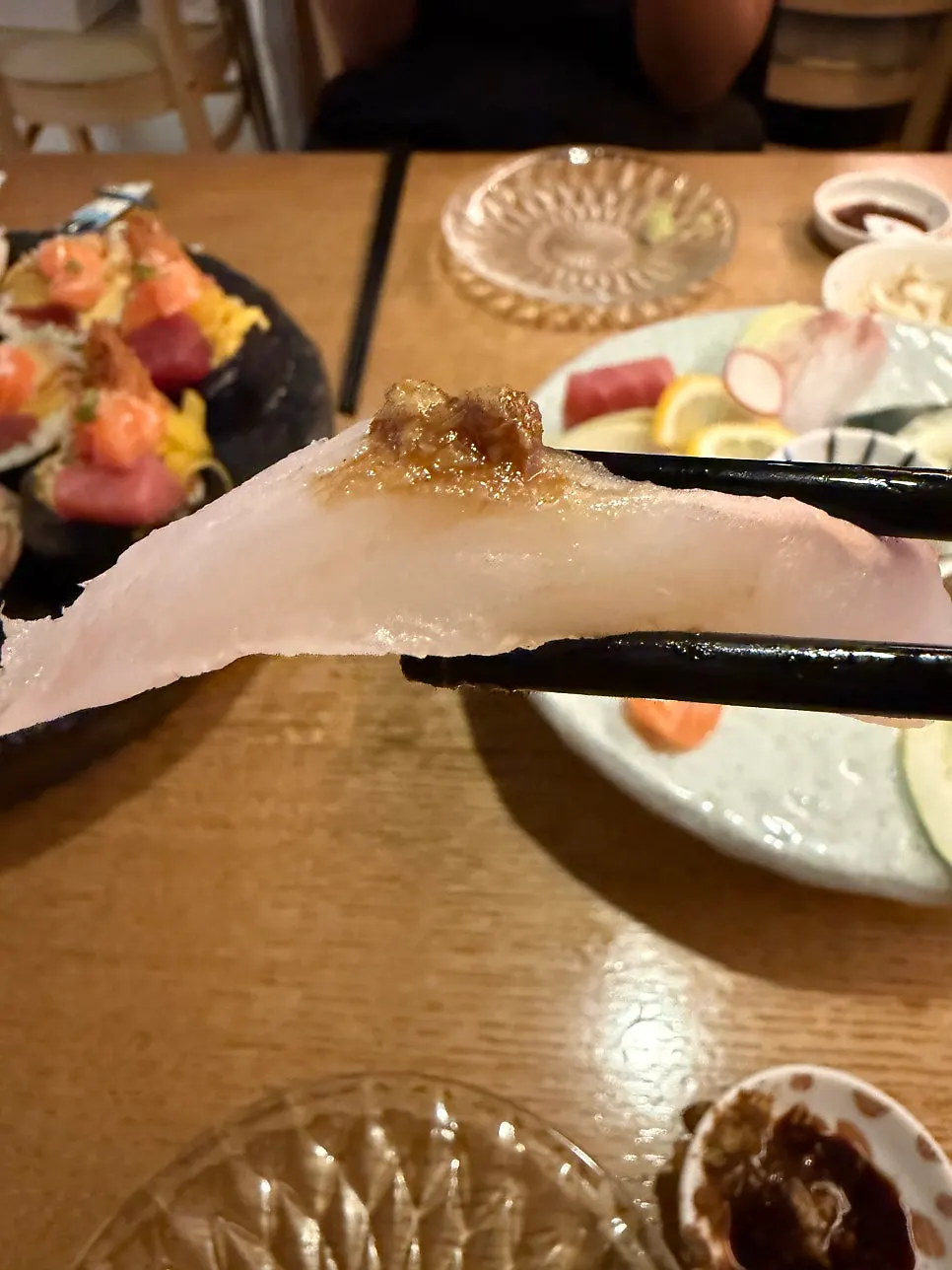 참돔과 광어 회 클로즈업