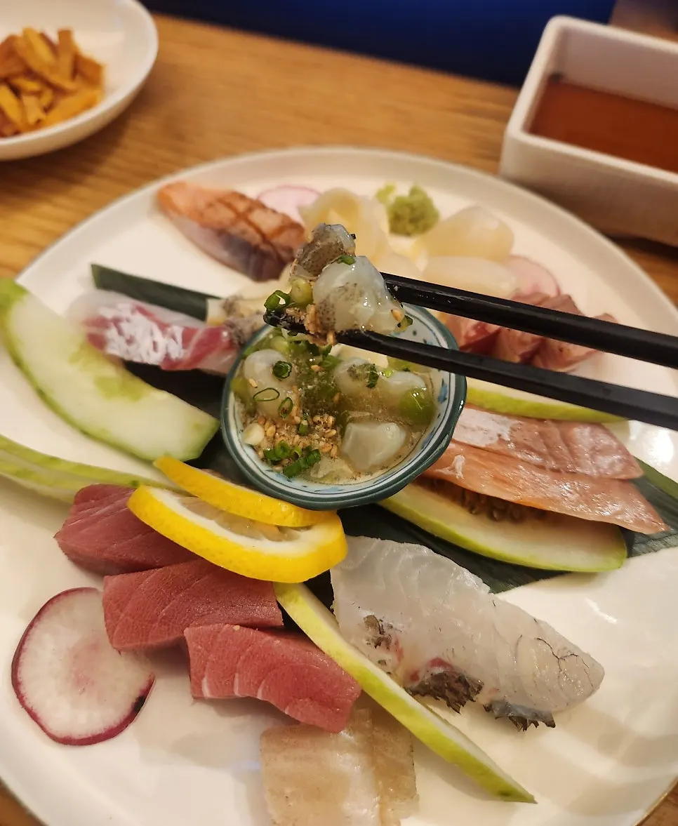 Sashimi mori with sea bream and flounder
