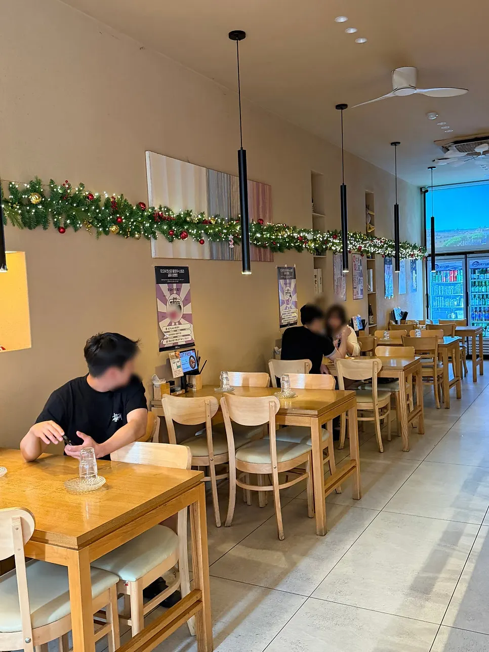12.24 서면점 실내 테이블 좌석