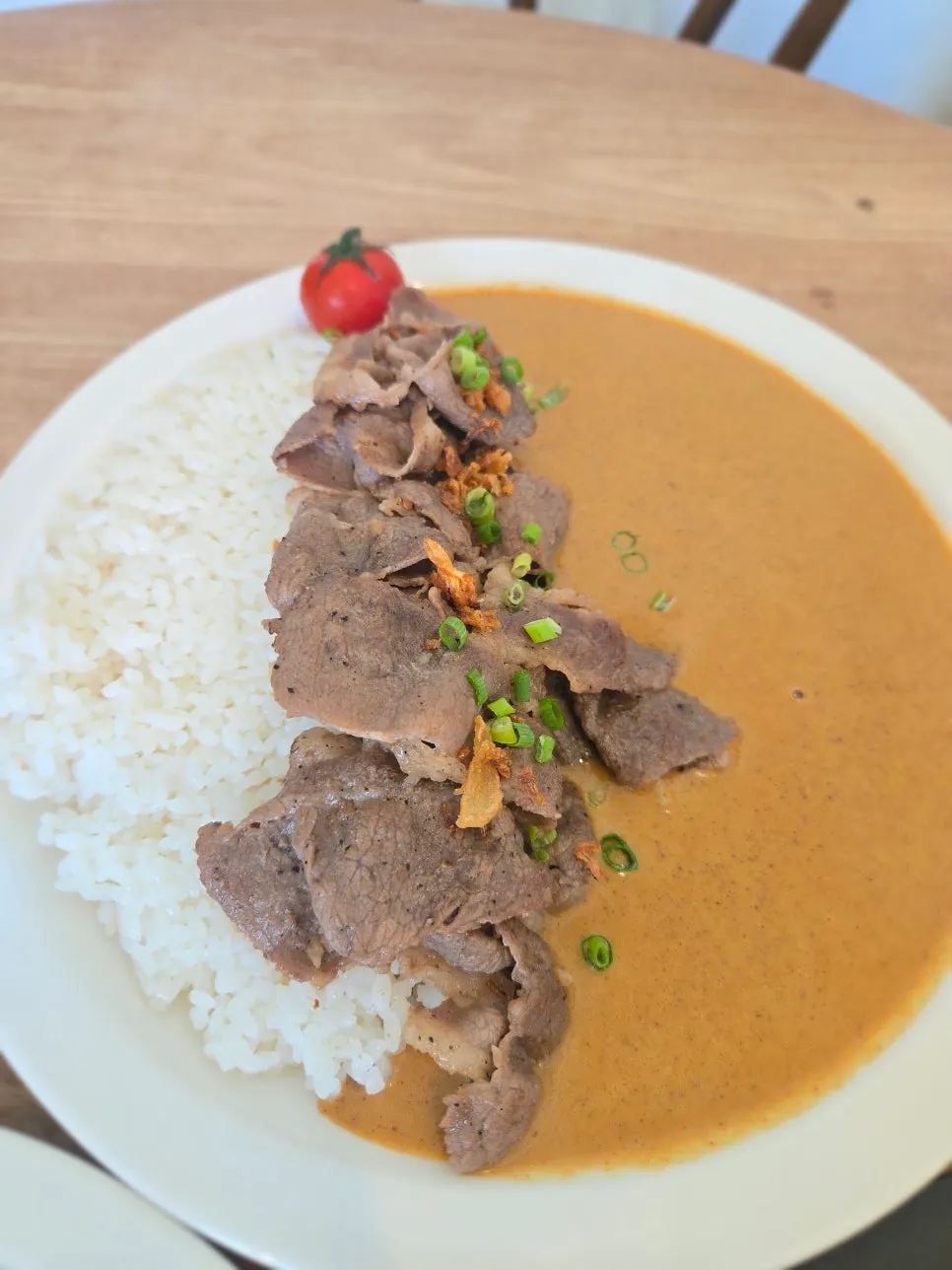 차돌이 올라간 차돌크림카레 한 접시