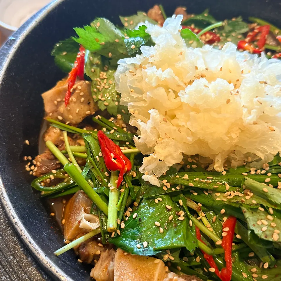 A big pot of ox tail suyuk