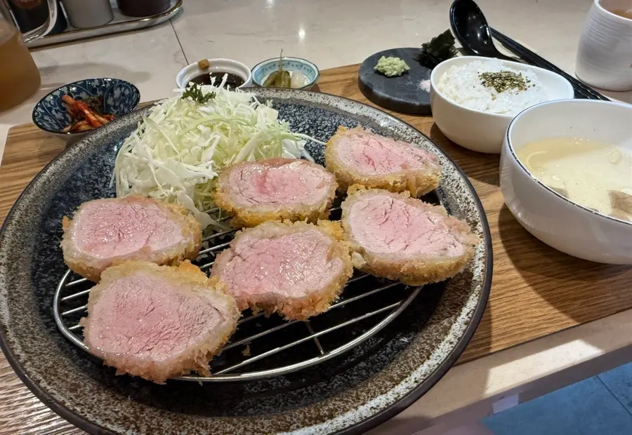 Order of filet katsu and special loin katsu