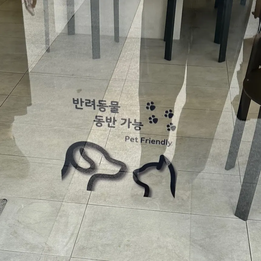이바바커피 야외테이블 공간