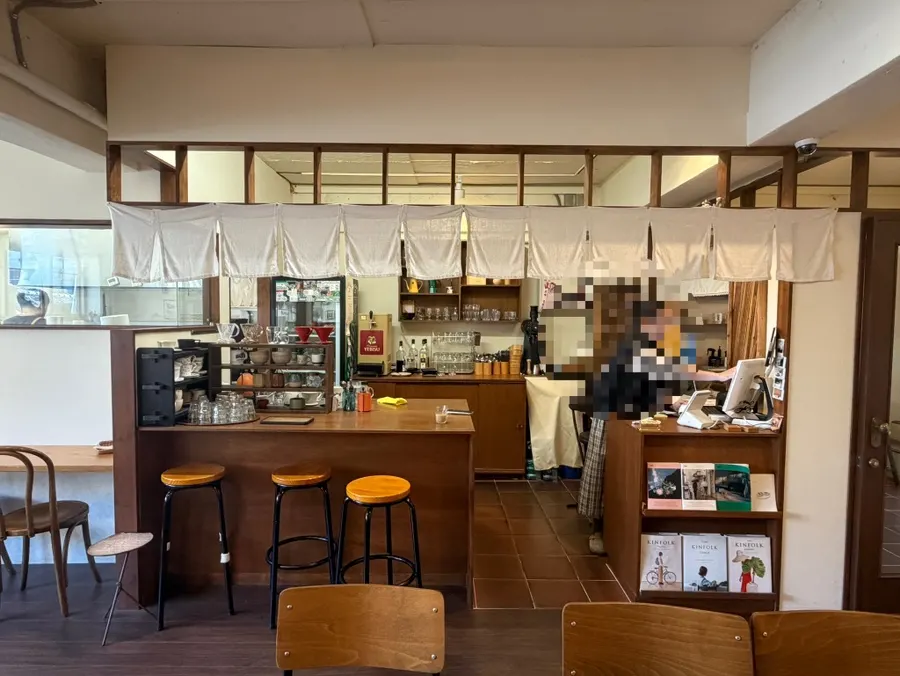 A course leading from lunch to a café in Jeonpo-dong