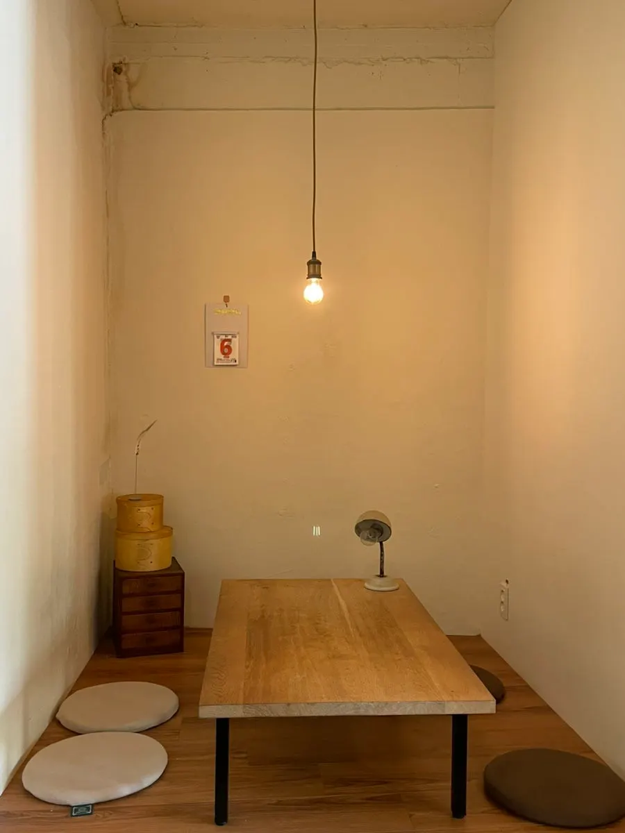 Sarugak20 interior seating area