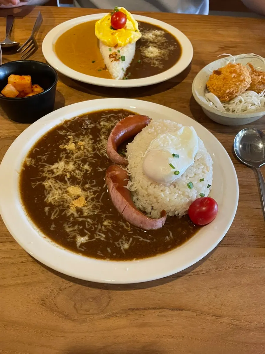 Half cream curry and half special curry