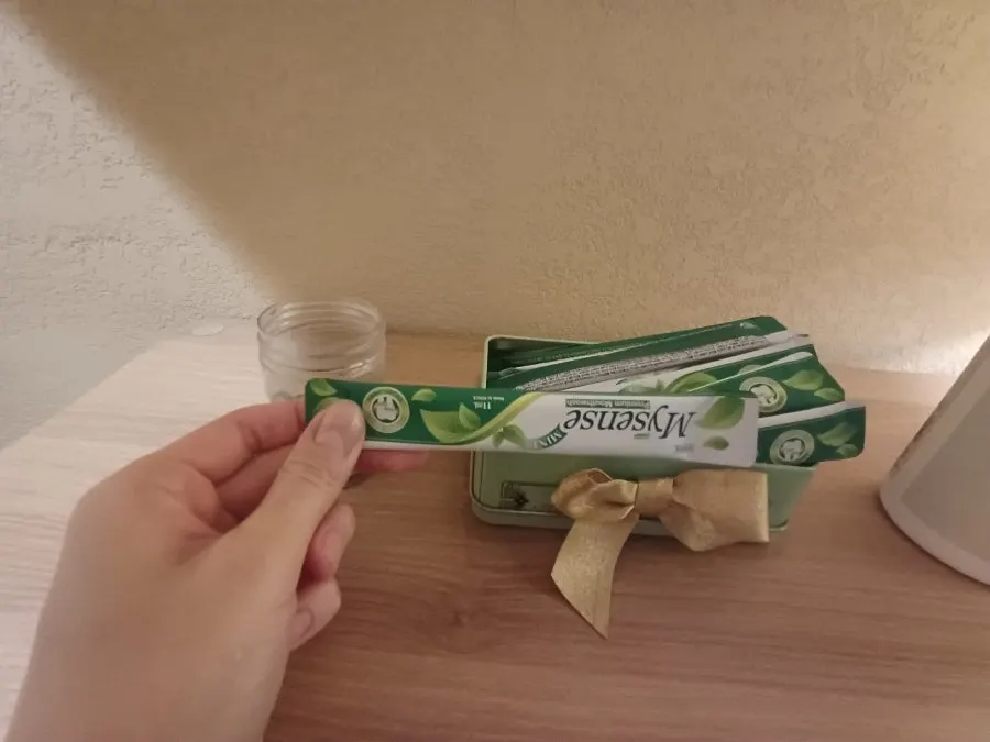 Single-use mouthwash in the bar