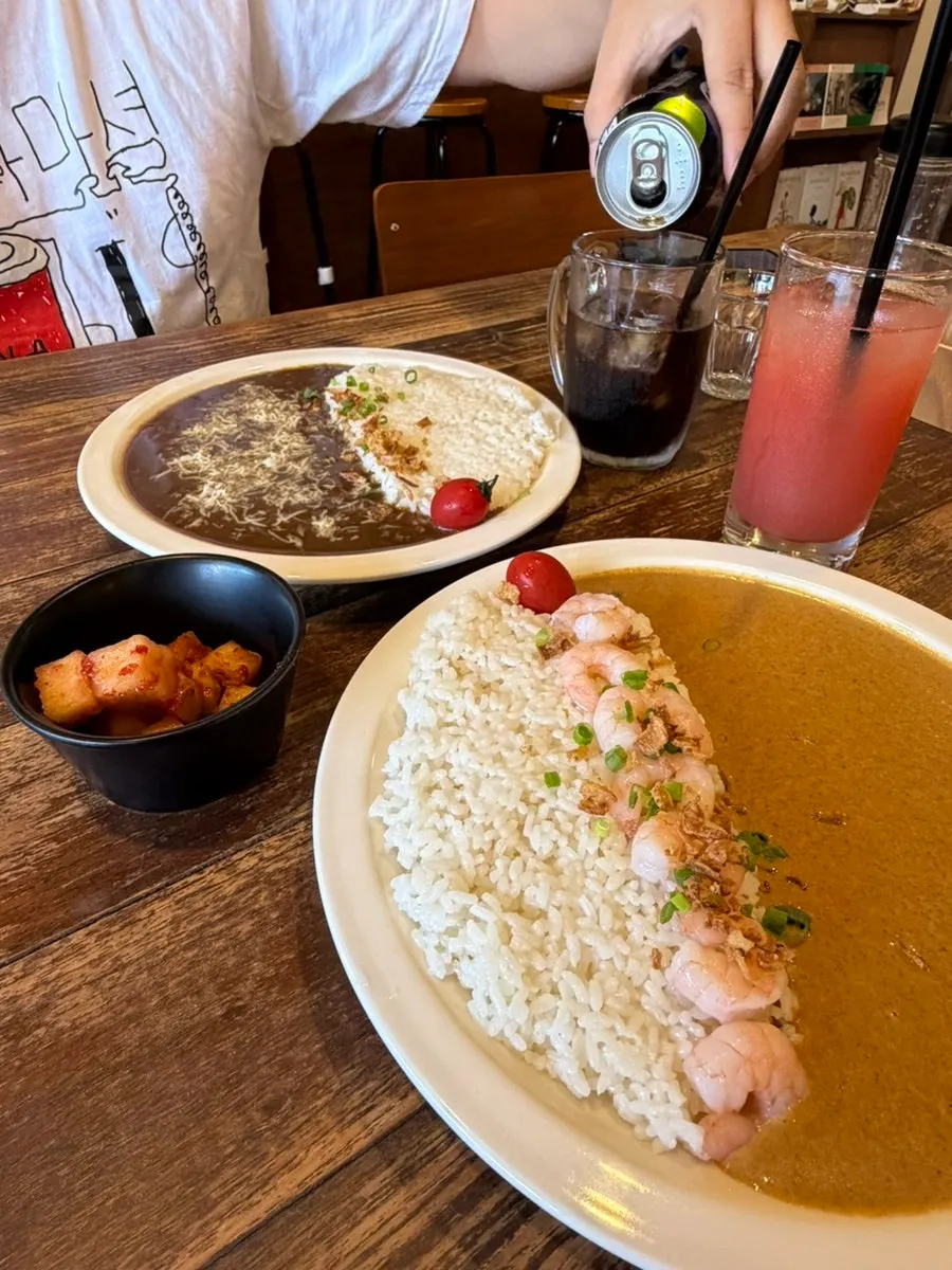 Ordered drinks and tableware