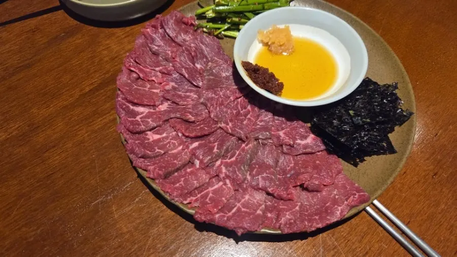 A plate of mungtigi at Ganbame near Jeonpo Station