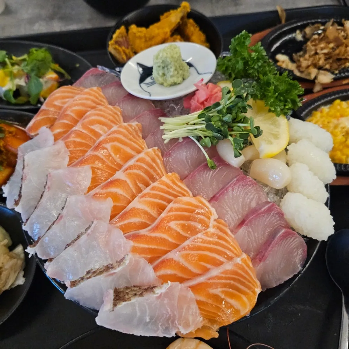 리고수산 모둠회 소자와 스끼다시 한 상 차림