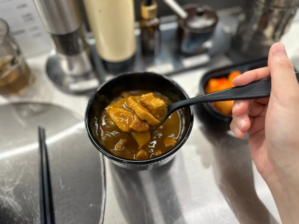 Extra meat curry with chunks of pork