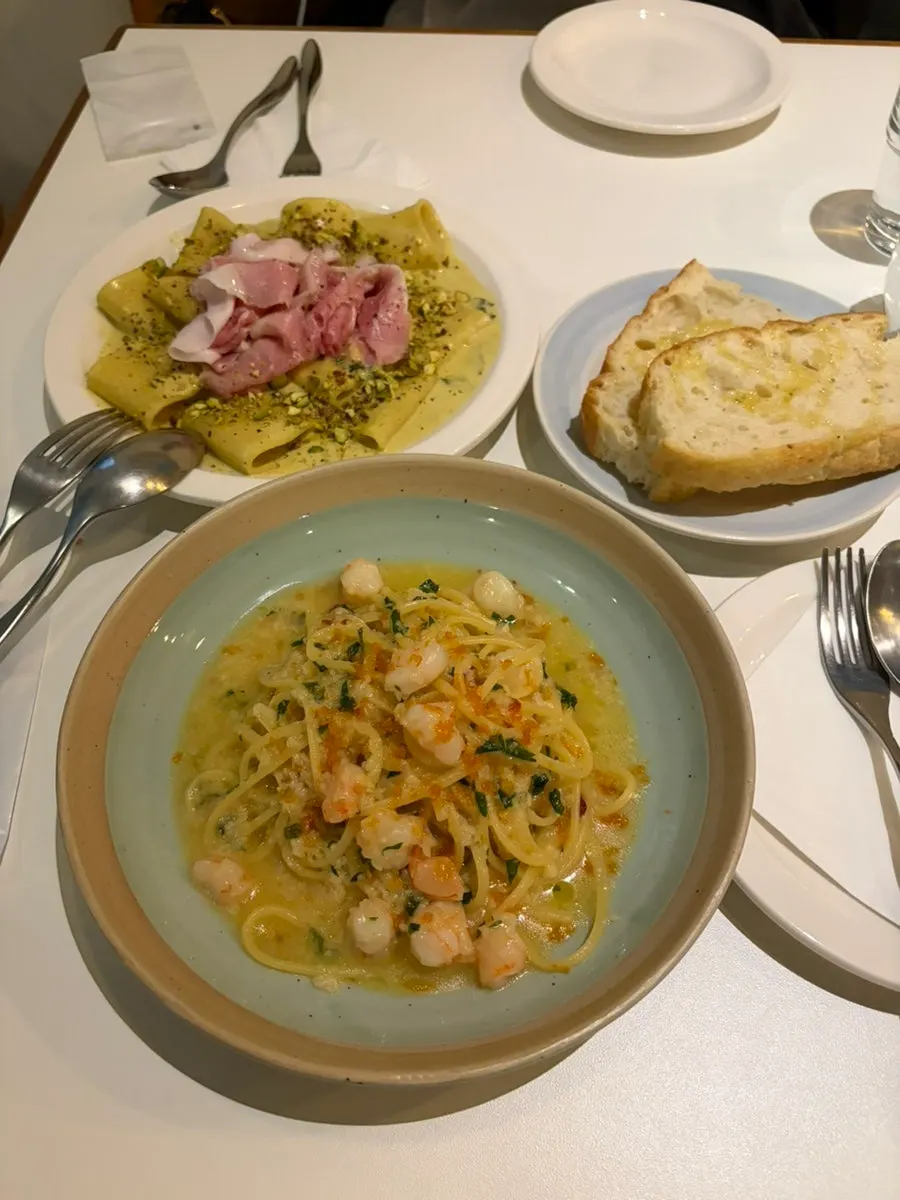 Seporsi pistachio jambon pasta menu baru