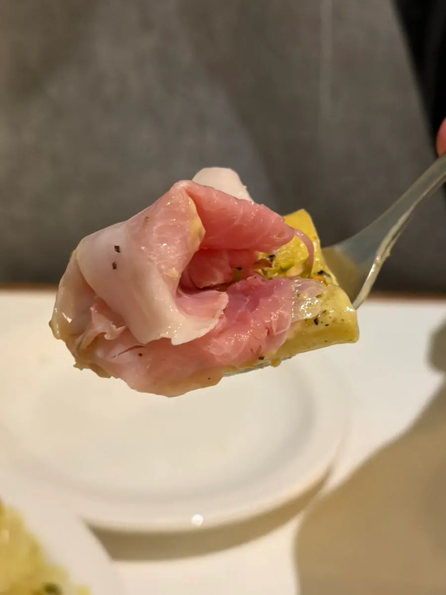 Pistachio jambon pasta yang sudah diaduk dengan mienya