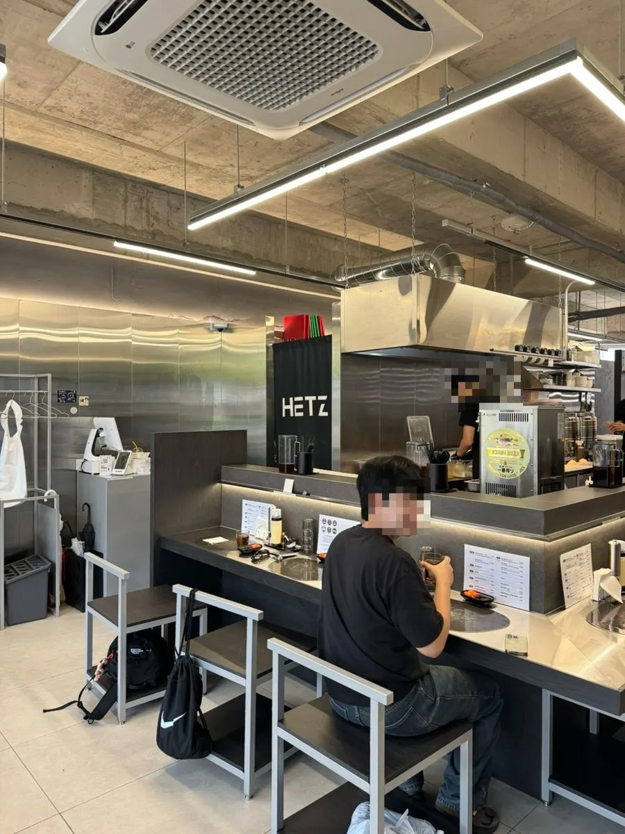Interior space at Hets Jeonpo Branch
