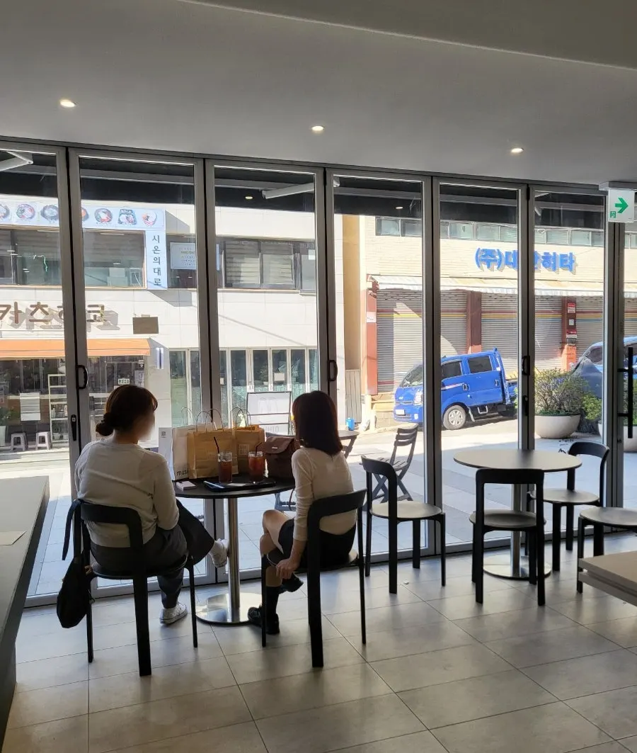 Overall view of the interior seating at Ibaba Coffee