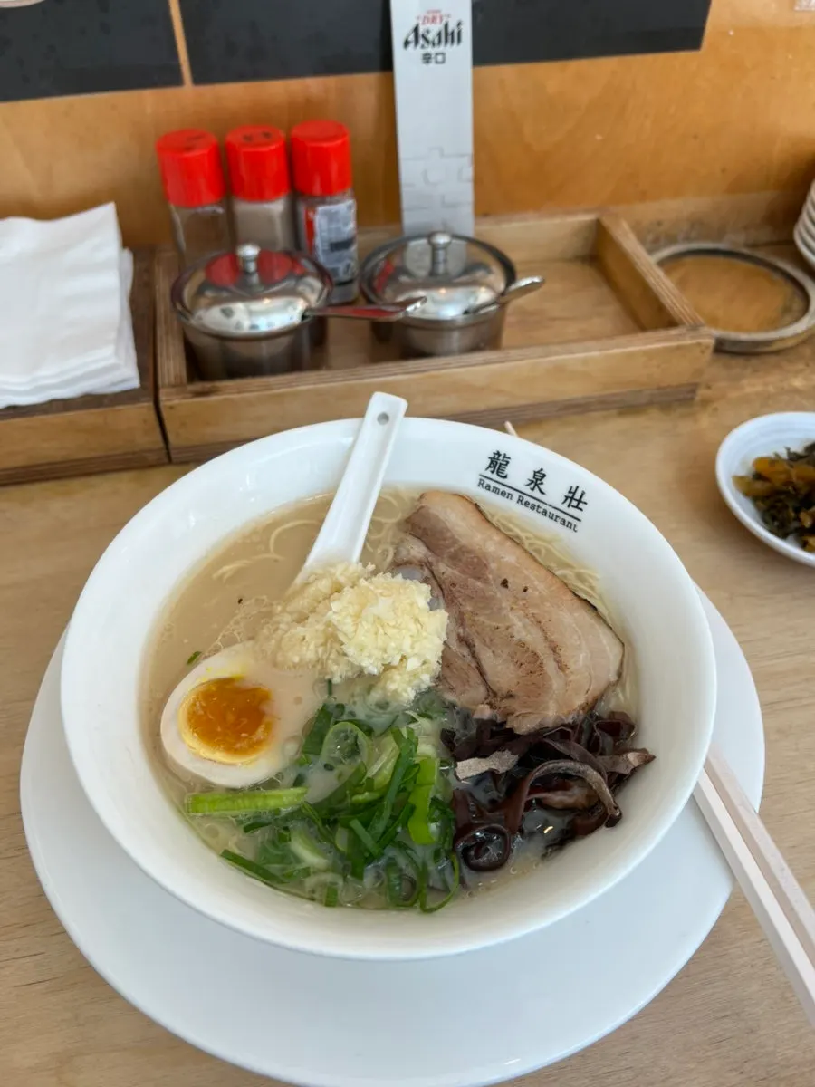 불맛이 나는 라멘 차슈 클로즈업
