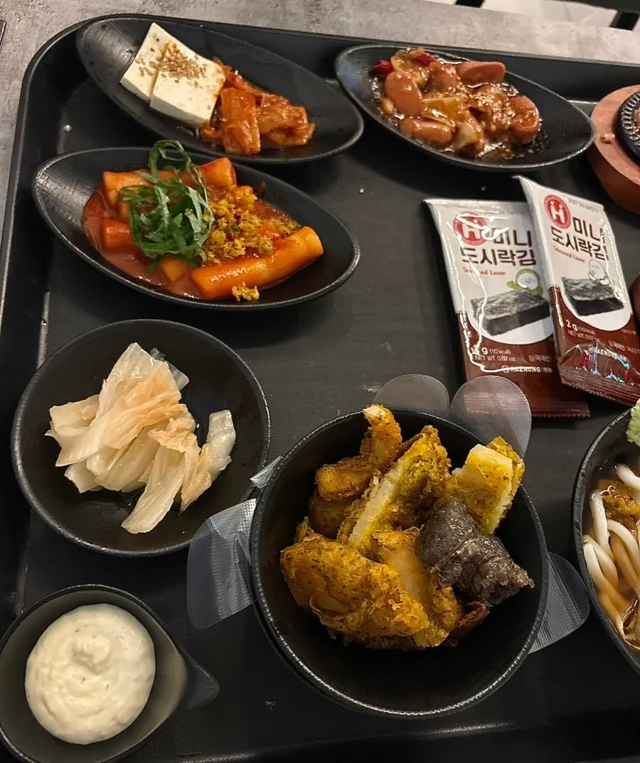 Basic side dishes: tteokbokki, fried snacks, tofu kimchi, sausages