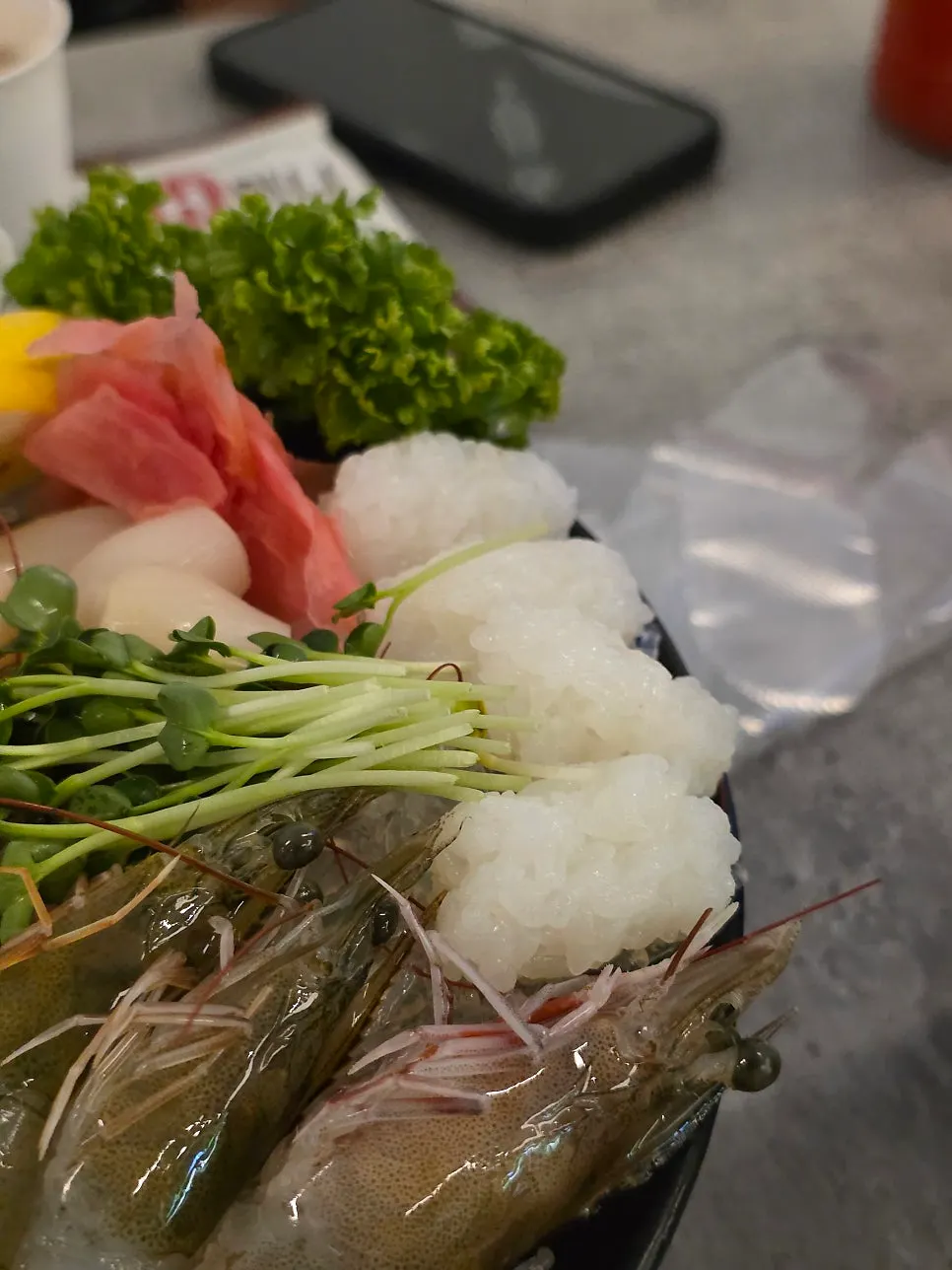 Salmon sushi made with sushi rice and salmon