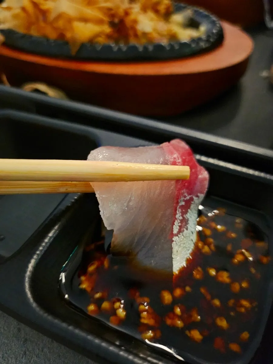 숙성 광어회 한 점