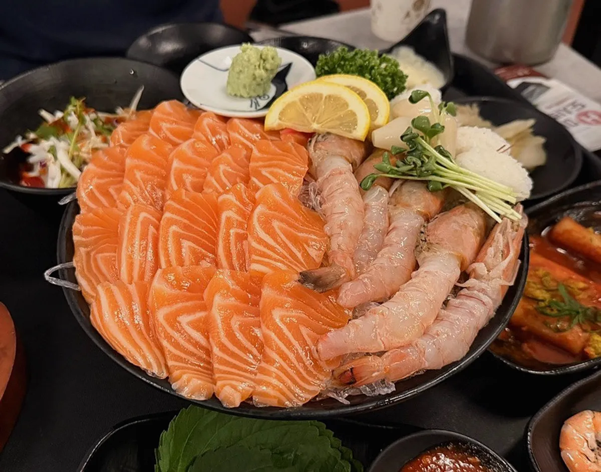 리고수산 연어새우 한상 전체 상차림