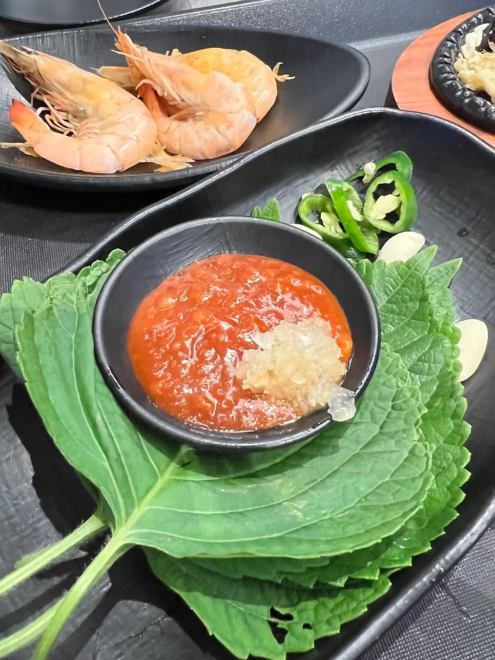 양배추샐러드를 섞은 맛보기 물회