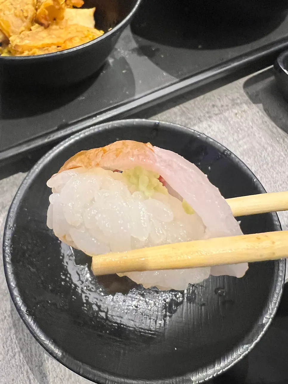 리고수산 모둠회 접시 클로즈업