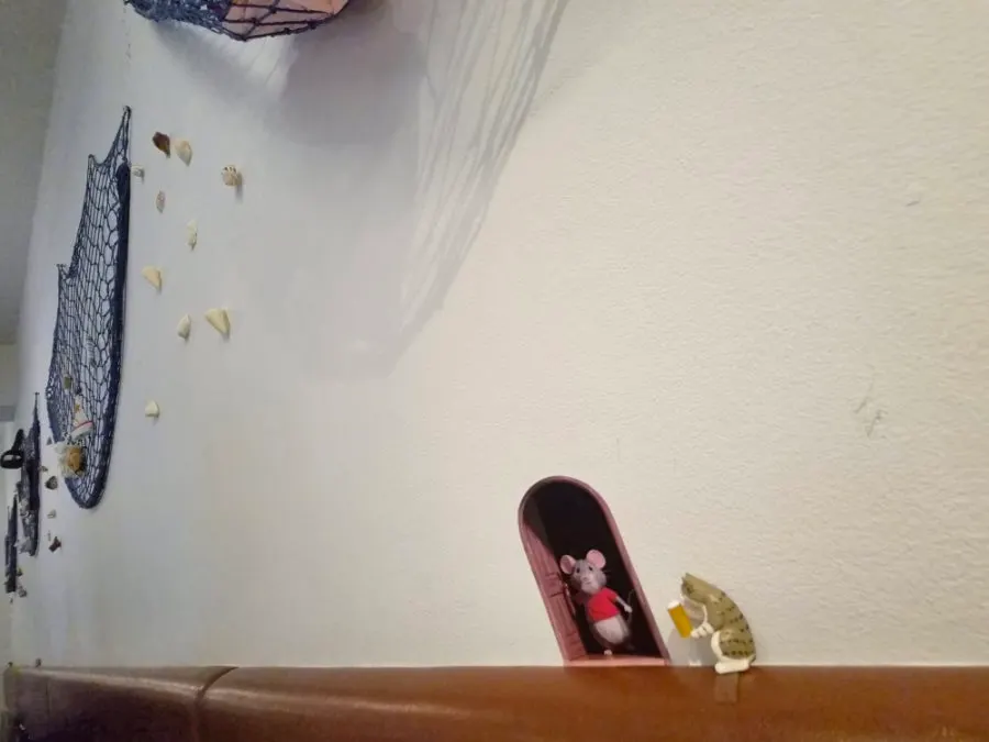 Mouse sticker and cat figurine decor