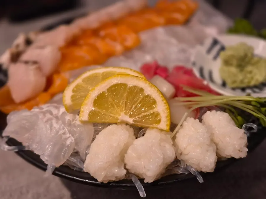 Aged live-fish sashimi with sushi rice and accompaniments
