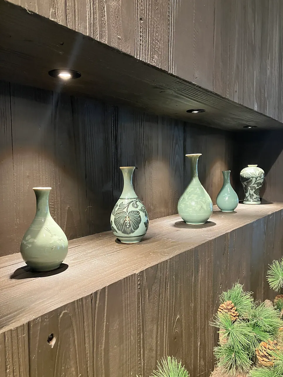Interior of Sanseong Sikyukjeom with a hanok-style feel