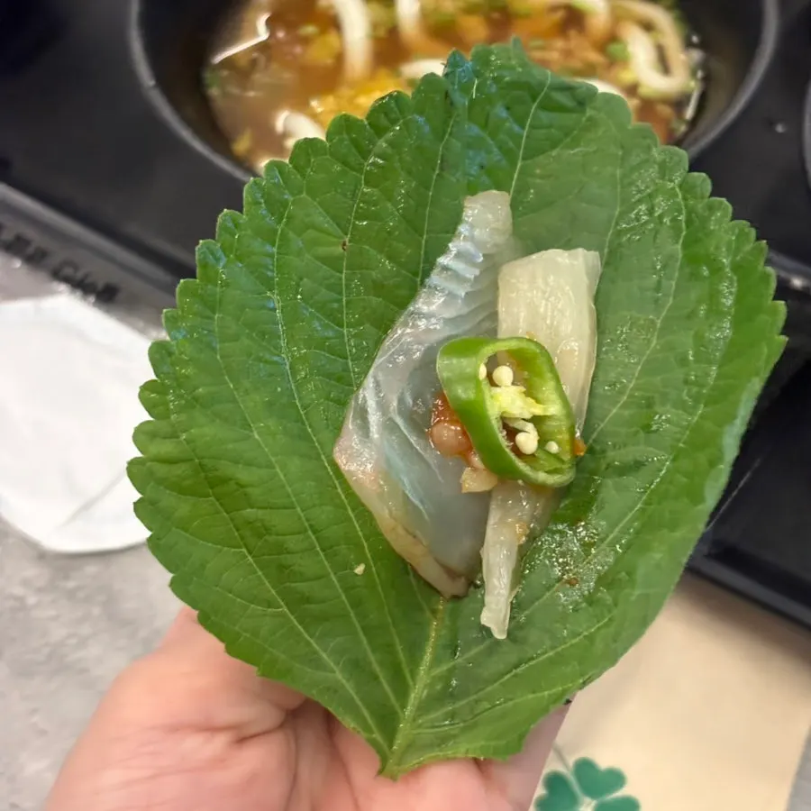간장에 찍어 먹는 생새우회