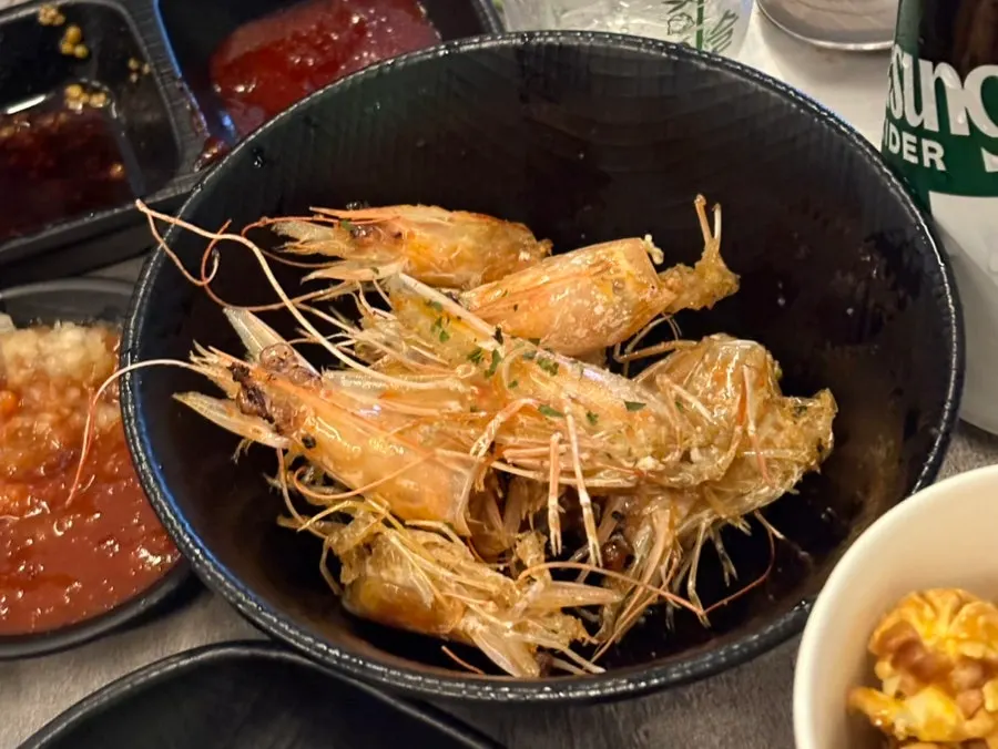 마무리로 나온 새우머리튀김
