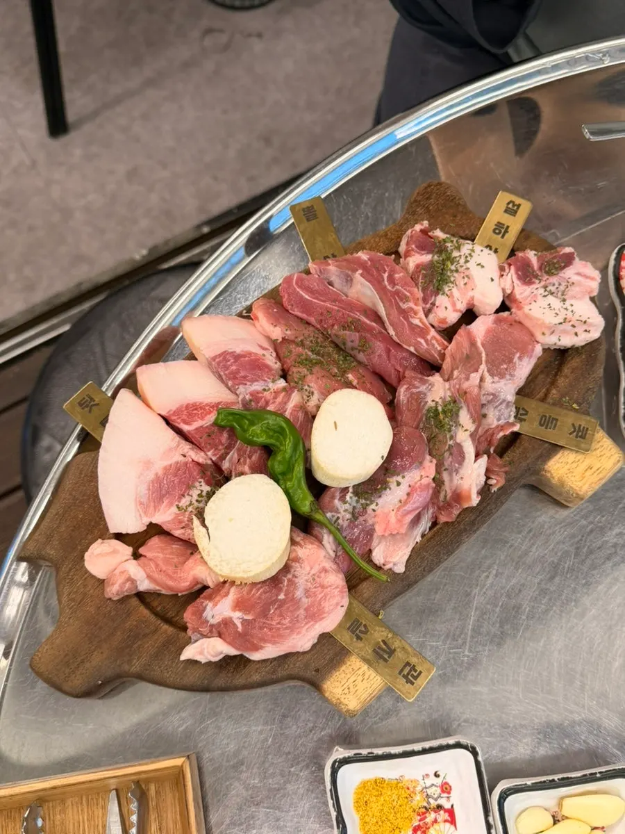 Rare pork cuts in the Dwitdon Half-Pig Set