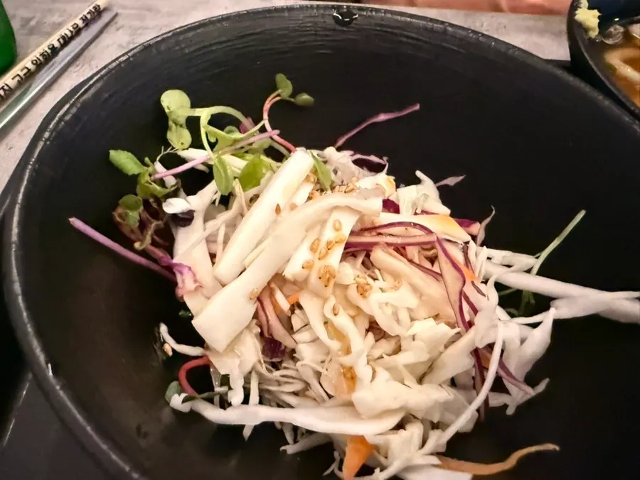 리고수산 다채로운 기본 찬