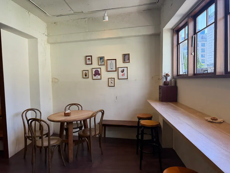 Sarugak20 basement restaurant interior