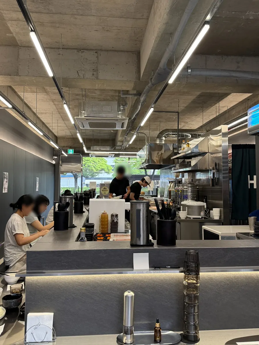 Bar-only seating with no table seats