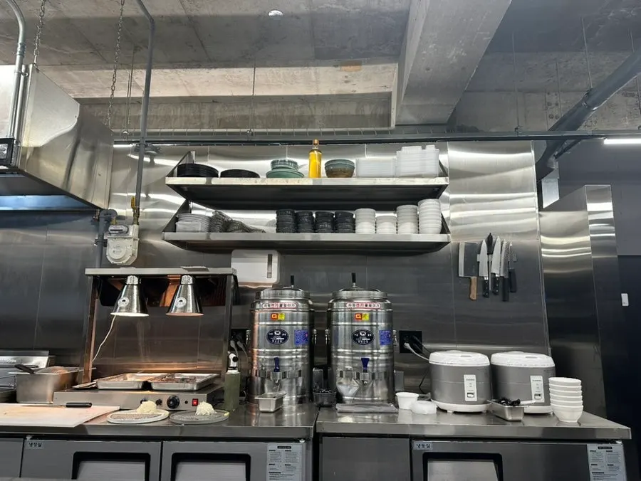 Wide, pleasant view of Hets Jeonpo Branch