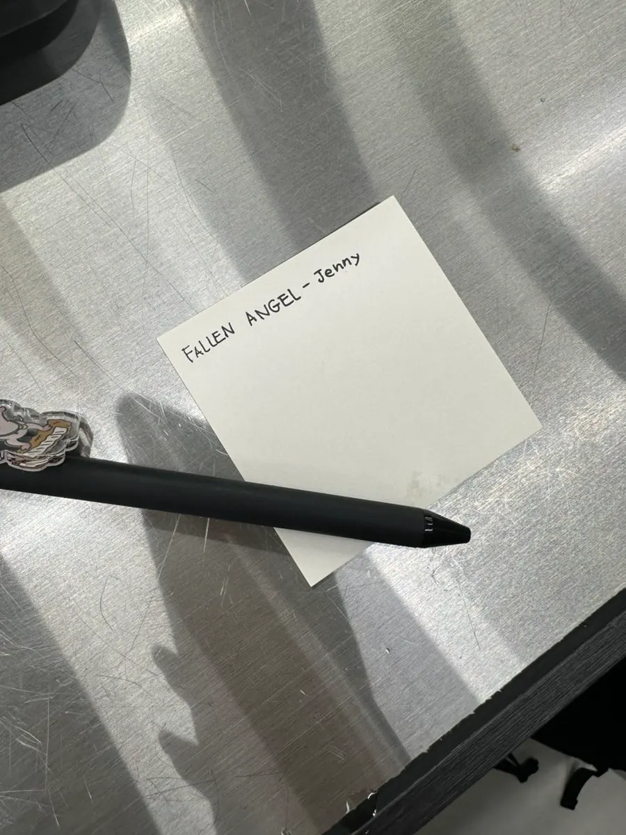 Post-its for writing song requests