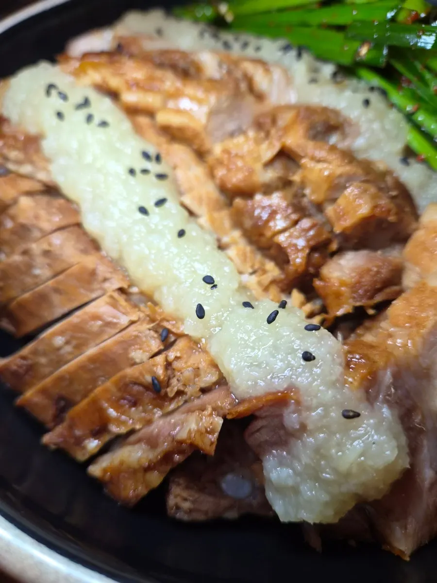 Boiled pork, tender and thoroughly cooked, for bossam